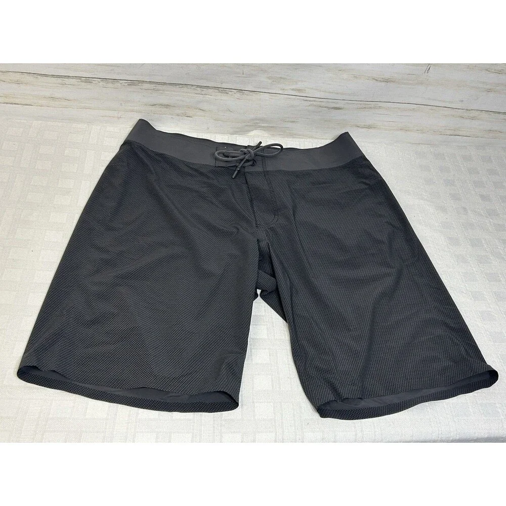 Lululemon El Current Board Shorts Mens Size 30-32 Non-Lined Black Gray Swim Surf